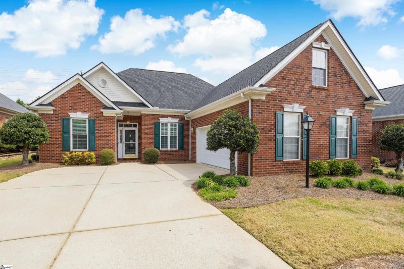 Property image 2 at 401 Ashby Park Lane, Greenville, SC 29607