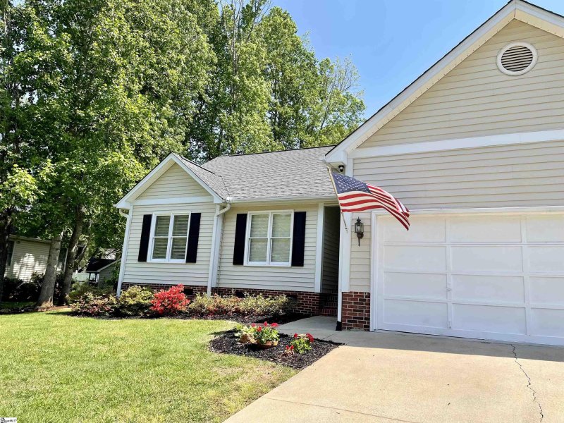 Property image 2 at 139 Hatteras Lane, Simpsonville, SC 29680