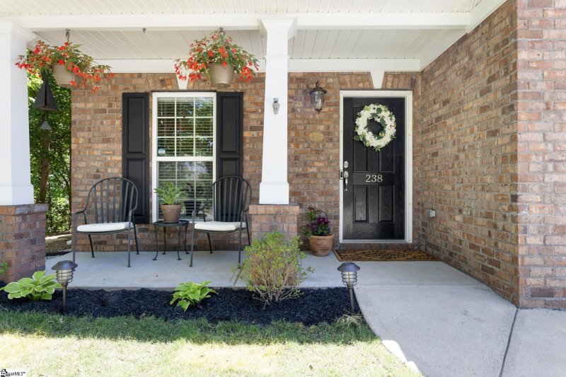 Property image 2 at 238 Oak Branch Drive, Simpsonville, SC 29681