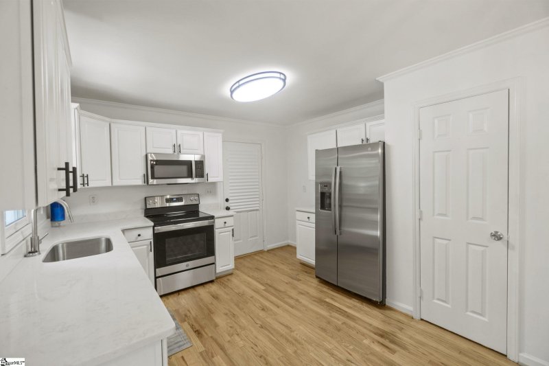 Property image 4 at 18 Kathryan Court, Greenville, SC 29605