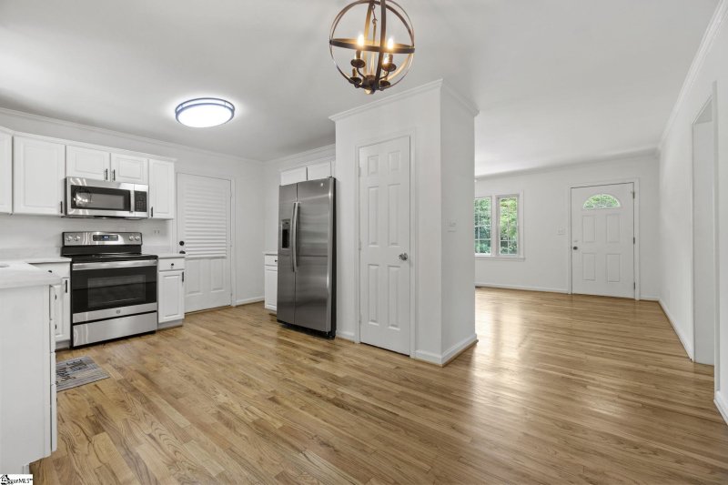Property image 5 at 18 Kathryan Court, Greenville, SC 29605