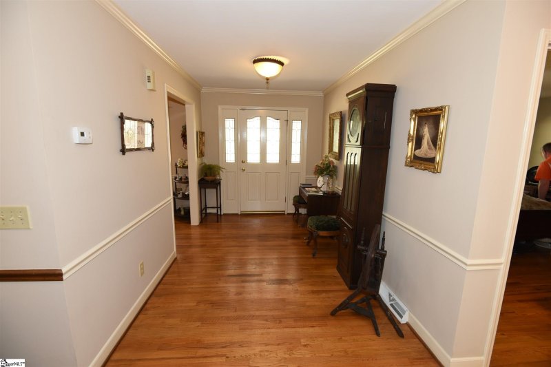 Property image 2 at 904 Willow Branch Drive, Simpsonville, SC 29680