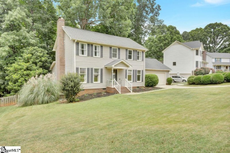 Property image 2 of 111 Fox Hollow Court in Hunters Woods, Simpsonville, SC 29680