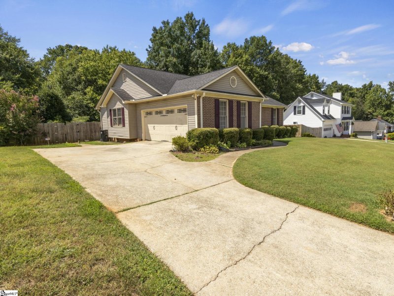 Property image 2 at 217 Waterbury Court, Simpsonville, SC 29680