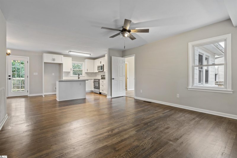 Property image 4 at 20 Sequoia Drive, Greenville, SC 29605-4636