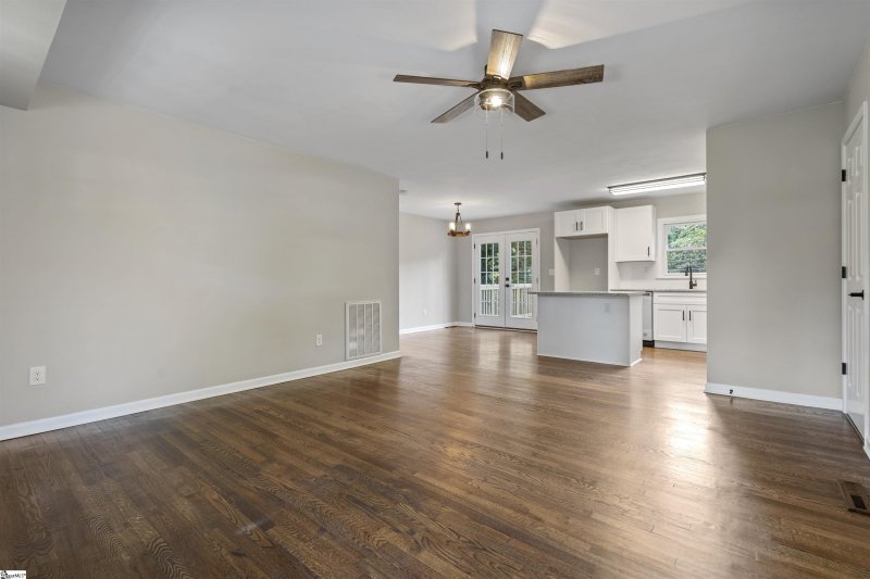Property image 5 at 20 Sequoia Drive, Greenville, SC 29605-4636
