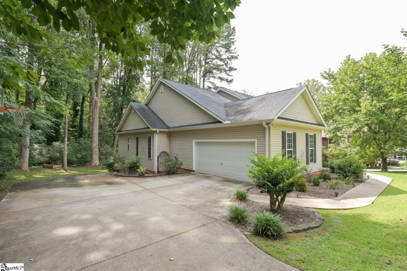Property image 3 at 35 Crestline Road, Greenville, SC 29609