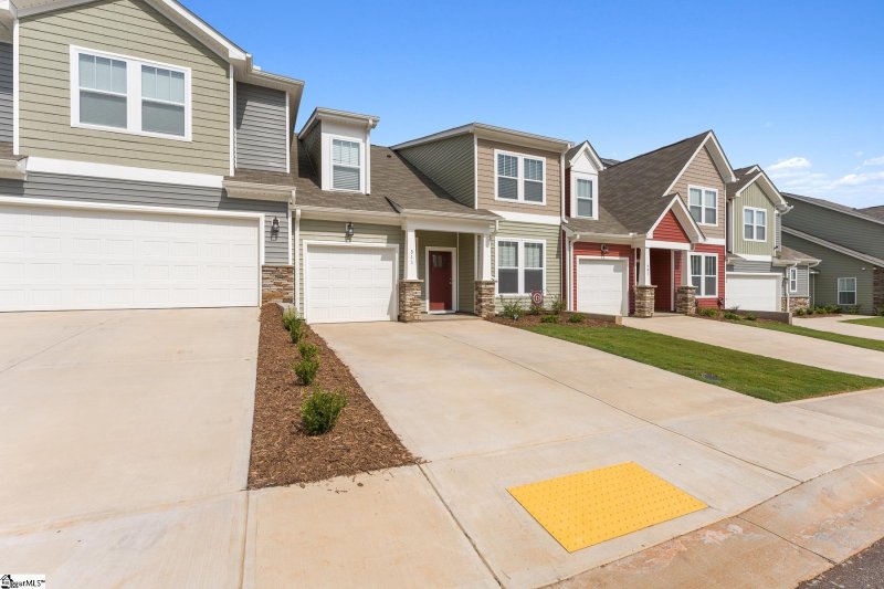 Property image 4 at 311 Albemarle Lane, Greer, SC 29650