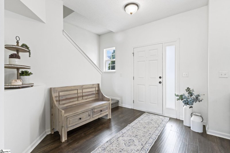 Property image 3 at 8 Crestbrook Drive, Greenville, SC 29607