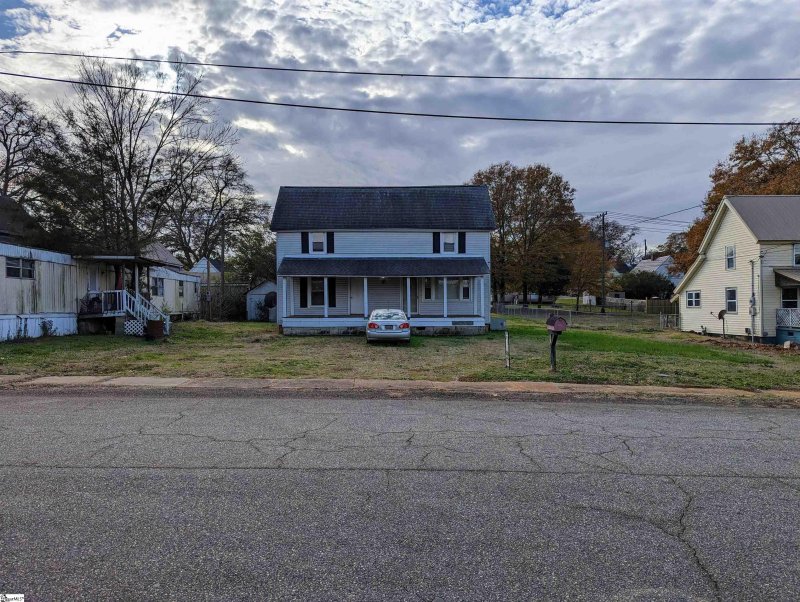 Property image 2 at 36 Square Street, Pelzer, SC 29669