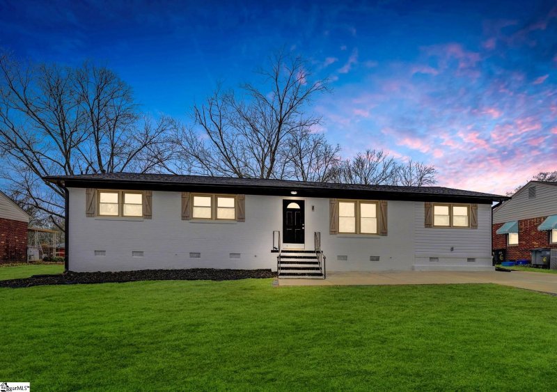 Property image 5 at 8 Farmington Road, Greenville, SC 29605