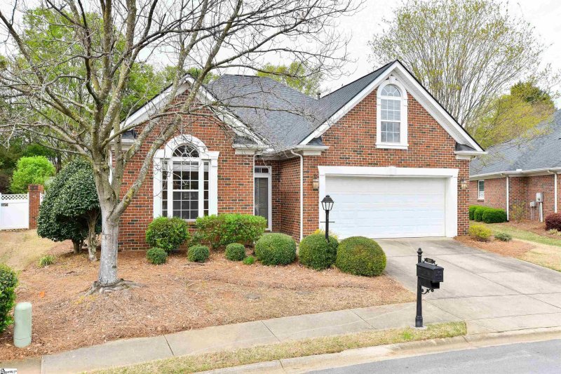 207 Lansfair Way