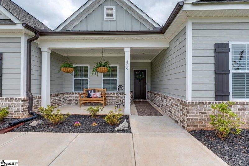 Property image 2 at 300 Whisper Wood Court, Fountain Inn, SC 29644
