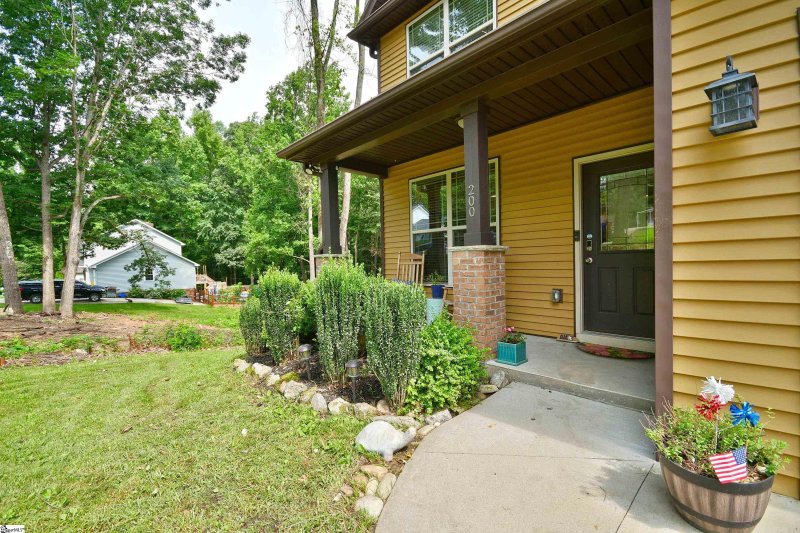 Property image 2 at 200 Hunters Woods Drive, Simpsonville, SC 29680
