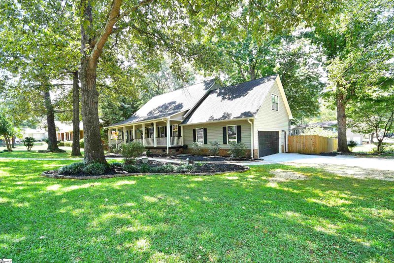 Property image 2 at 105 Fox Chase Court, Simpsonville, SC 29680