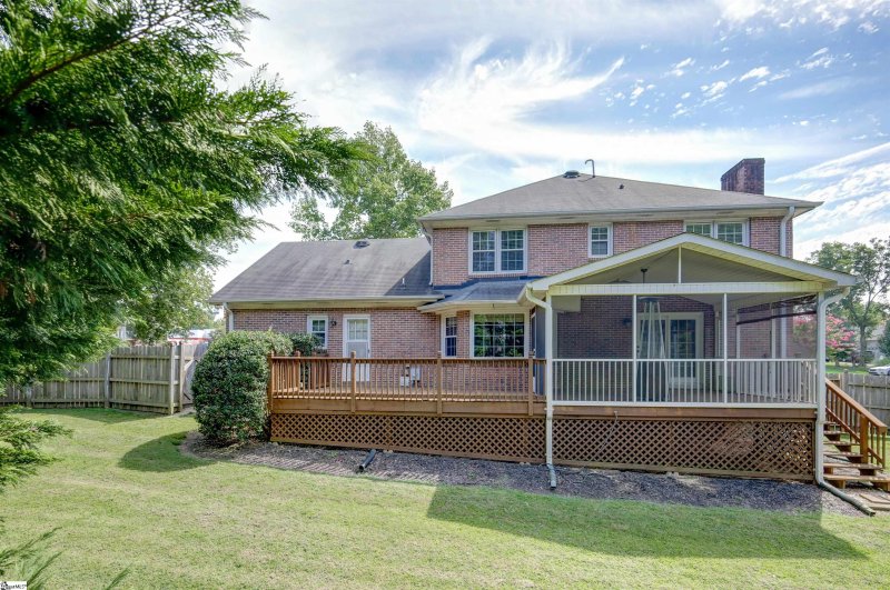Property image 2 at 100 Hunters Woods Drive, Simpsonville, SC 29680