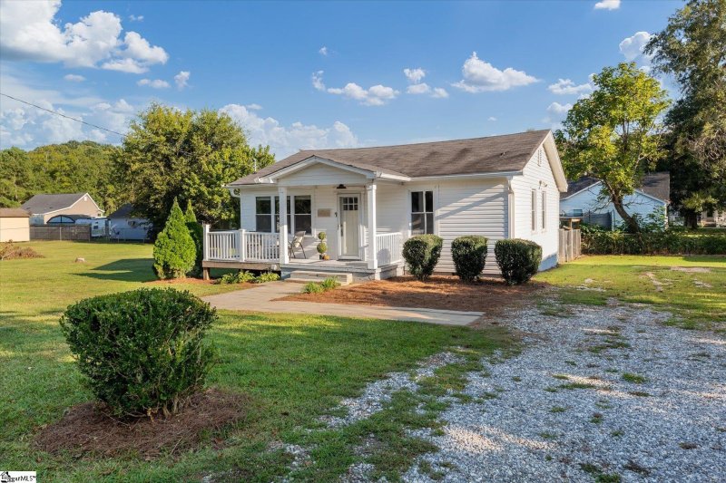 Property image 2 at 40 Lyman Street, Pelzer, SC 29669
