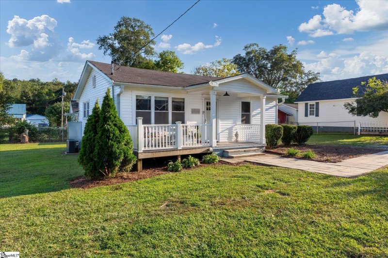 Property image 3 at 40 Lyman Street, Pelzer, SC 29669