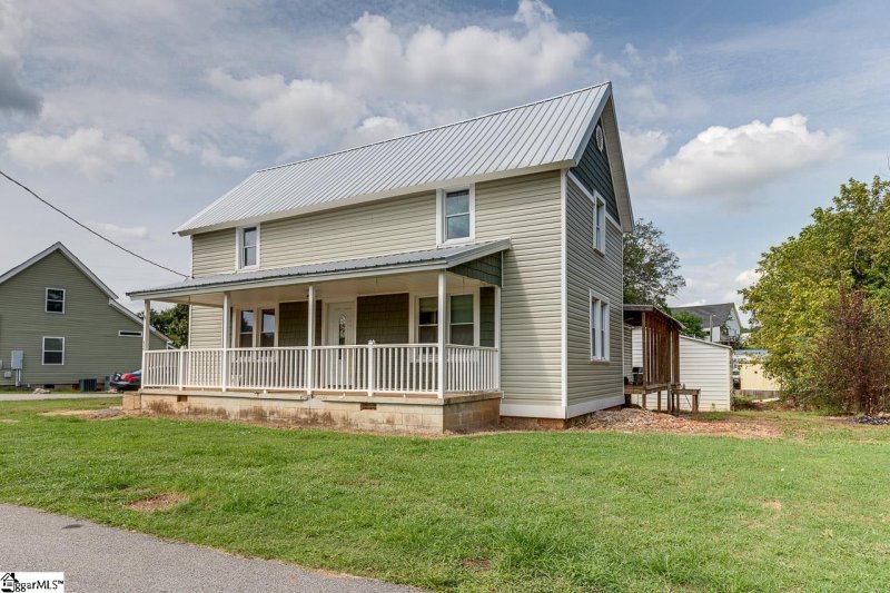 Property image 2 at 32 Lyman Street, Pelzer, SC 29669