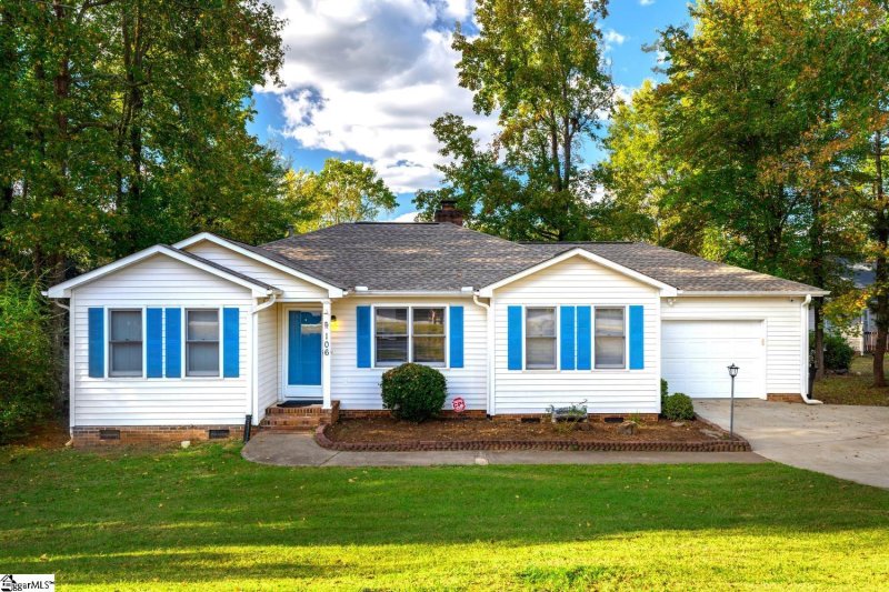 Property image 2 at 106 Waterbury Court, Simpsonville, SC 29680