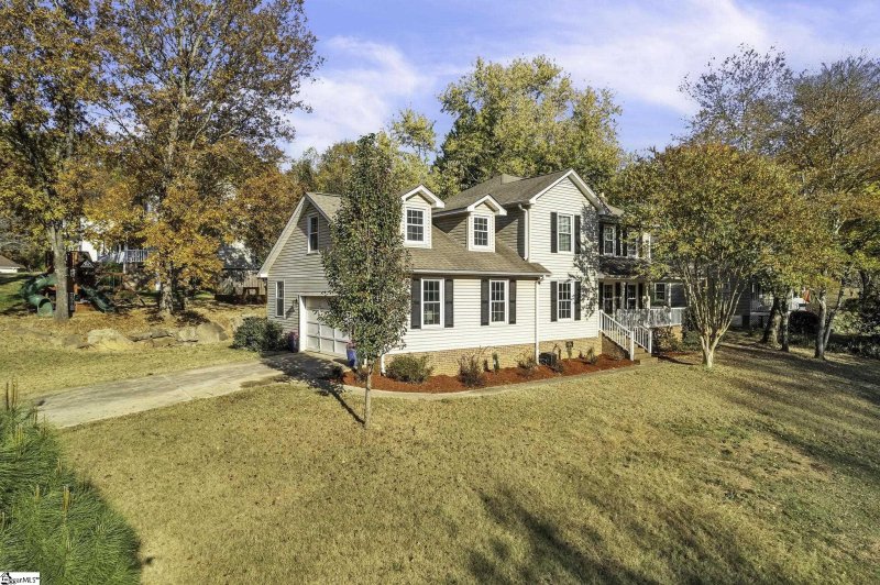 Property image 2 at 404 Foxhound Road, Simpsonville, SC 29680