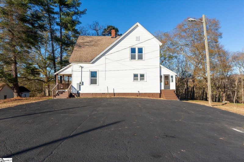 Property image 3 at 20 Green Street, Pelzer, SC 29669