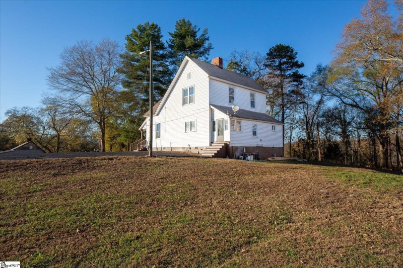 Property image 4 at 20 Green Street, Pelzer, SC 29669