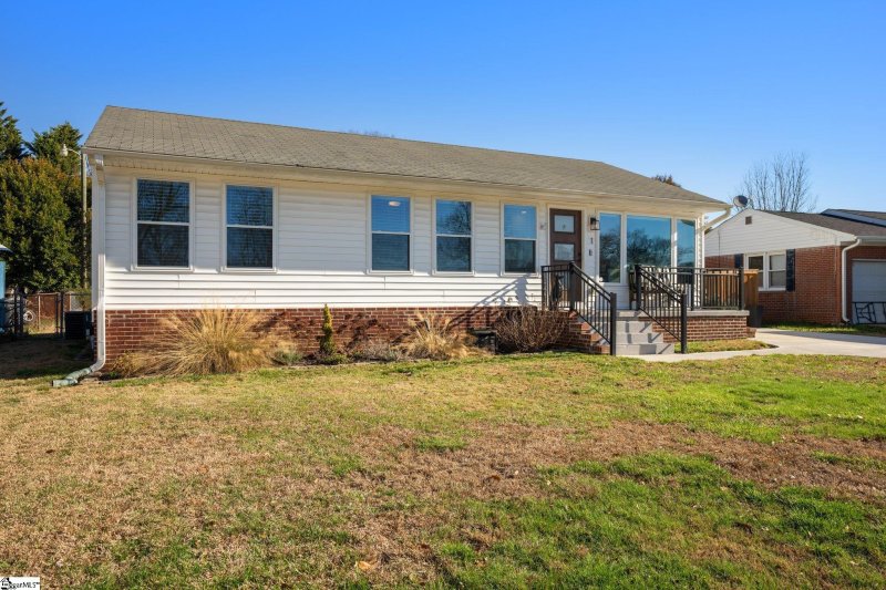 Property image 3 at 1 Farmington Road, Greenville, SC 29605