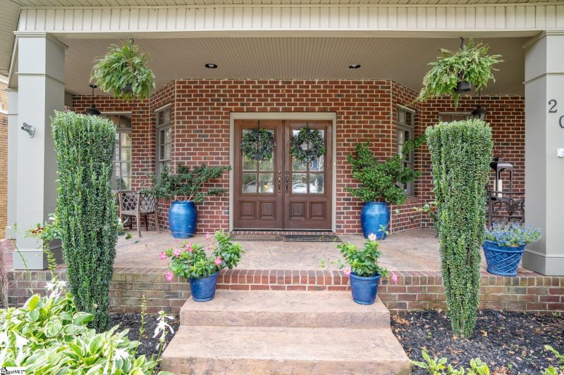 Property image 2 of 204 E Earle Street in North Main, Greenville, SC 29609