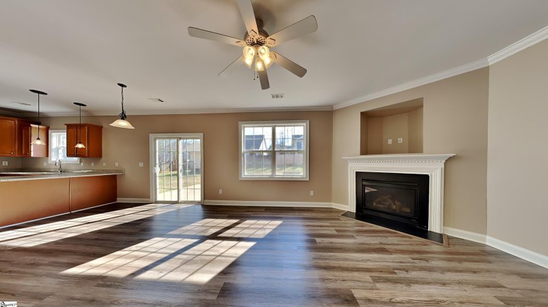 Property image 3 of 18 Yolon Way in Hudders Creek, Simpsonville, SC 29680-3574
