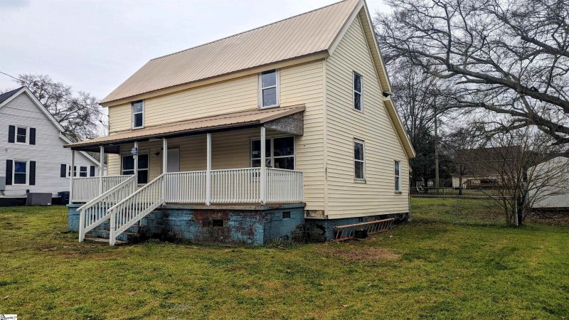 Property image 2 at 37 Square Street, Pelzer, SC 29669