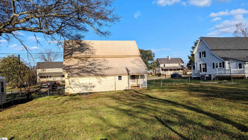 Property image 4 at 37 Square Street, Pelzer, SC 29669