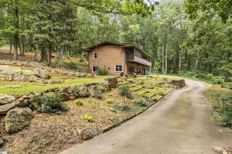 Property image 2 at 17 Woodhaven Drive, Greenville, SC 29609