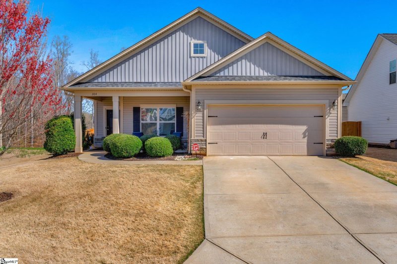 304 Rossmoor Court