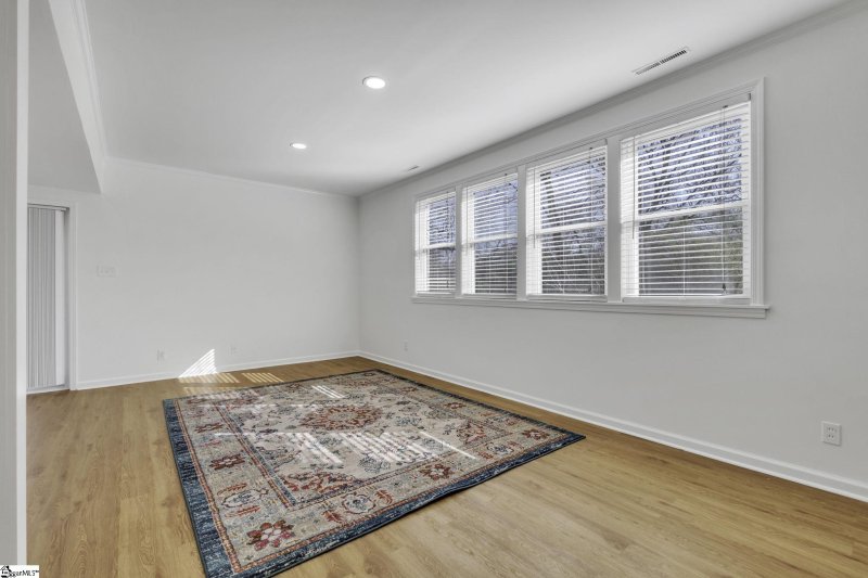 Property image 4 at 10 Kathryan Circle, Greenville, SC 29605