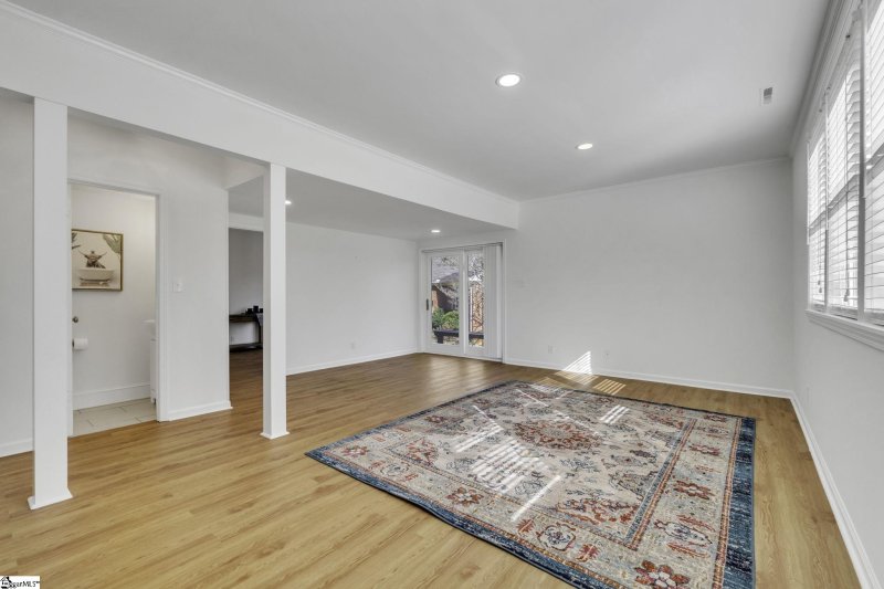 Property image 5 at 10 Kathryan Circle, Greenville, SC 29605