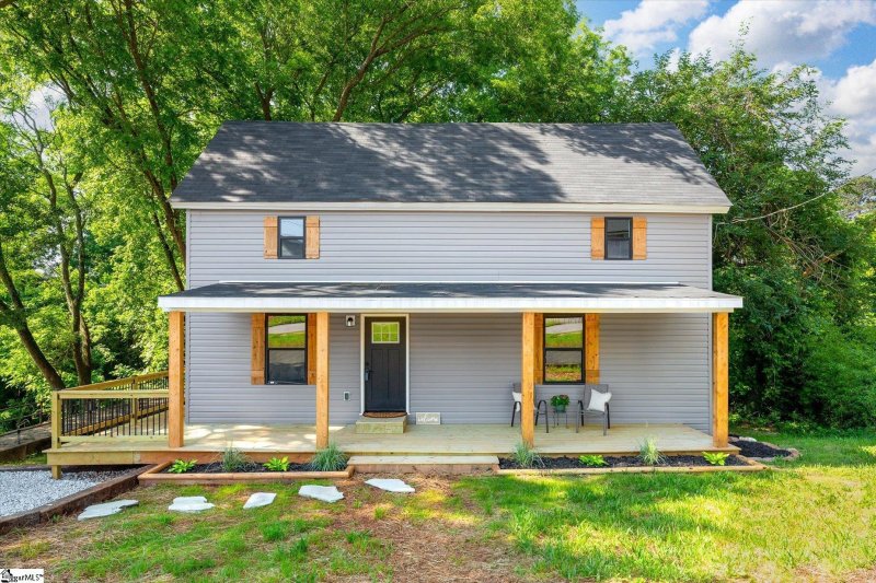 Property image 3 at 12 Front Street, Pelzer, SC 29669