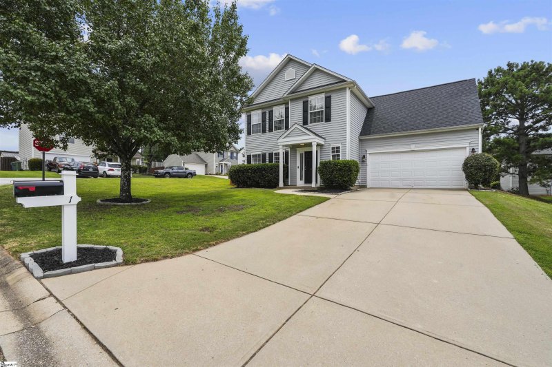 Property image 2 at 1 Crestbrook Drive, Greenville, SC 29607