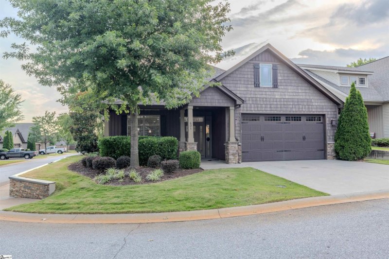 Property image 2 at 601 Castlestone Drive, Greer, SC 29650