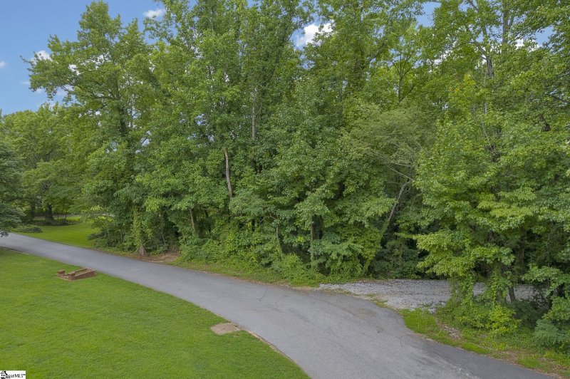 Property image 2 of 7 Merritt View Terrace in Paris Mt Area, Greenville, SC 29609