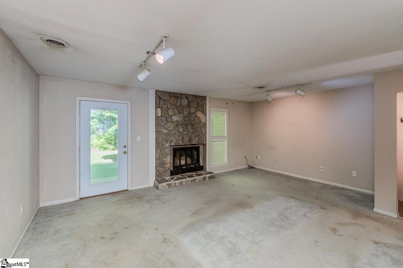 Property image 4 at 150 Stallings Road, Taylors, SC 29687