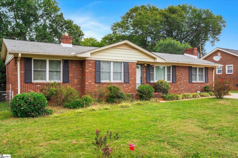 Property image 2 at 6 Folkstone Street, Greenville, SC 29605-4617