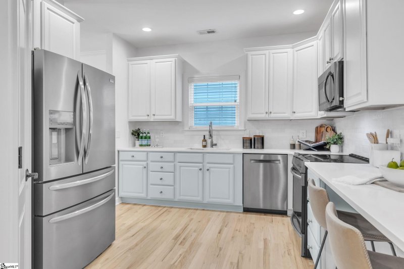 Property image 5 at 515 Summitbluff Drive, Greenville, SC 29617