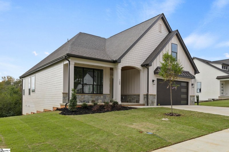 Property image 2 of 109 Castleford Drive in Clemson Meadows, Clemson, SC 29631