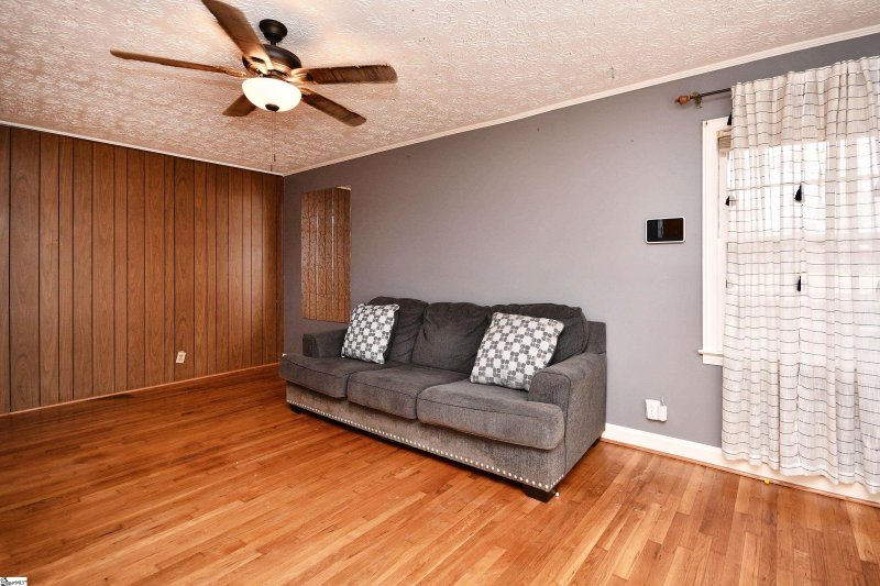 Property image 5 at 27 Butternut Drive, Greenville, SC 29605