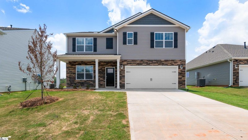 Property image 2 of 1107 White Willow Drive in Woodhaven, Spartanburg, SC 29303