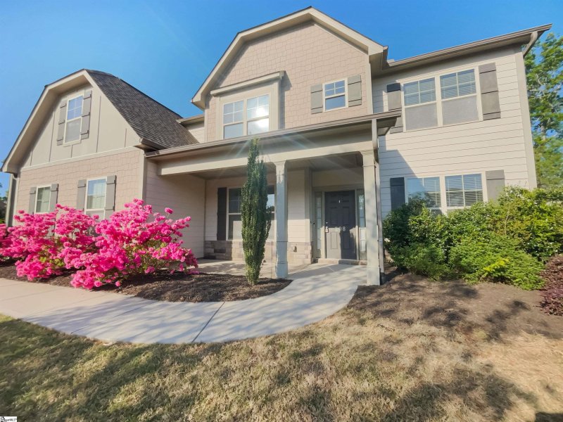 Sapphire Pointe