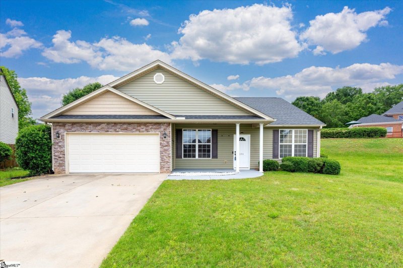 Chartwell Estates, Greer Community