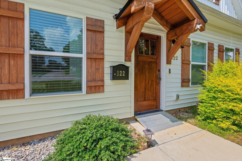 Property image 2 at 122 Hunters Woods Drive, Simpsonville, SC 29680