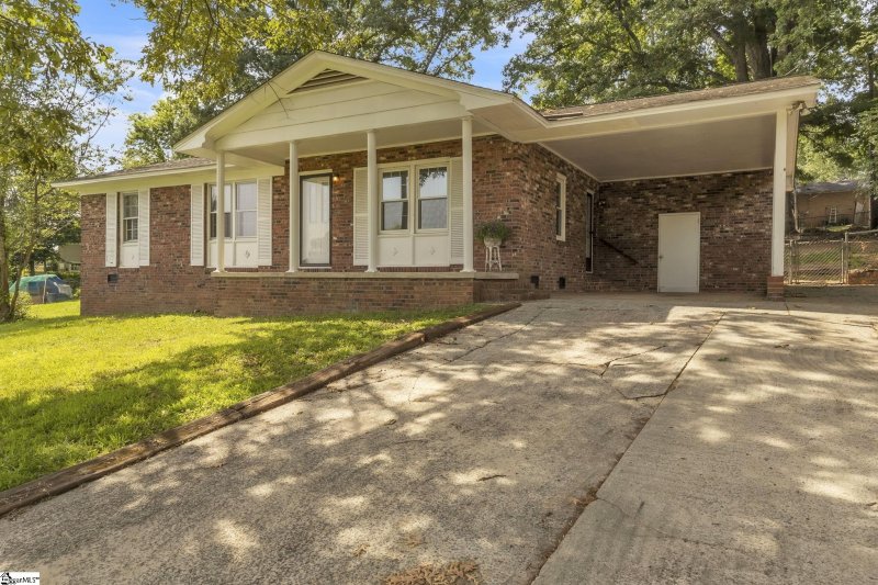 Property image 3 of 6 Kathryan Circle in Chestnut Hills, Greenville, SC 29605